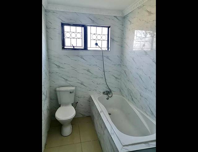 2 BEDROOM HOUSE FOR SALE IN UMLAZI Z